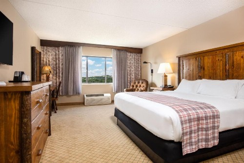 Lodge of the Ozarks - image 30
