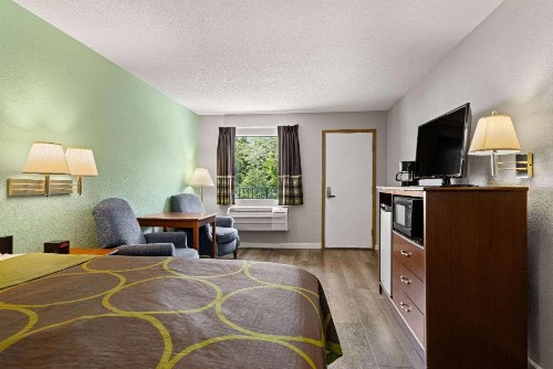 Lynina Inn - image 44