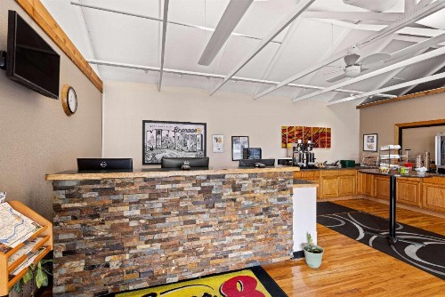 Lynina Inn - image 45