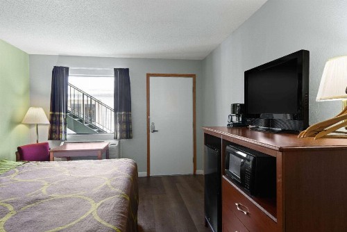 Lynina Inn - image 46