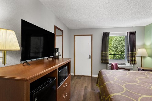 Lynina Inn - image 50