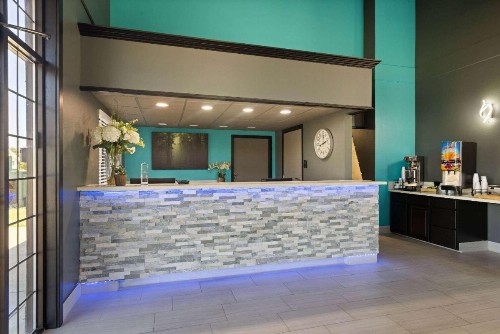 Econo Lodge Branson at Thousand Hills - image 14