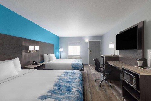 Econo Lodge Branson at Thousand Hills - image 21