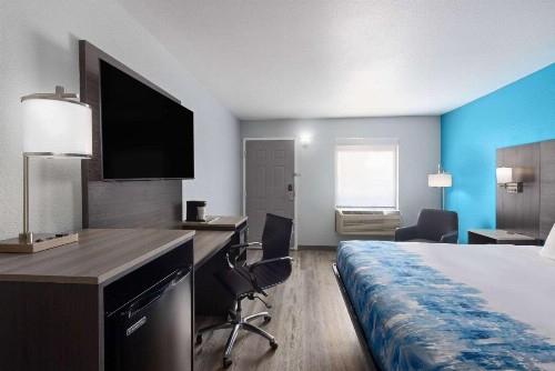 Econo Lodge Branson at Thousand Hills - image 27