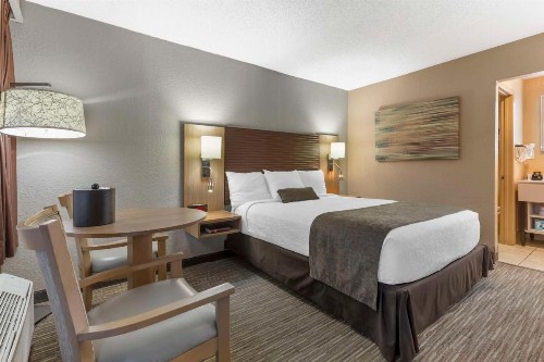 Best Western Plus Landing View Inn & Suites - image 23