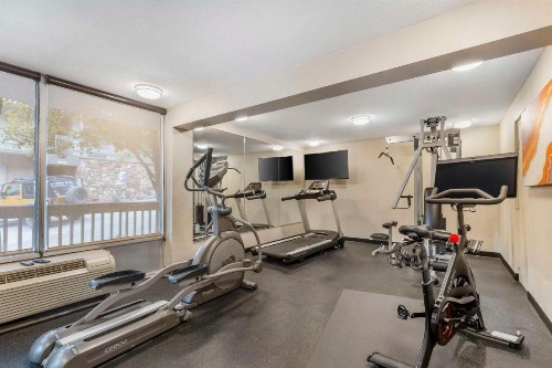 Best Western Plus Landing View Inn & Suites - image 40