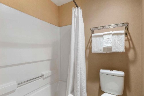 Best Western Plus Landing View Inn & Suites - image 41