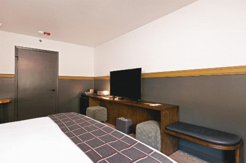 Fall Creek Inn & Suites - image 43