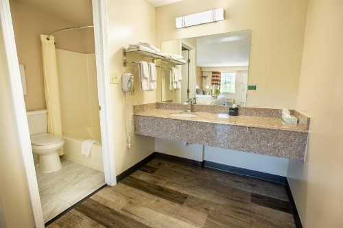 Rosebud Inn - image 50
