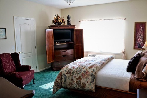 Bradford House Bed and Breakfast - image 14