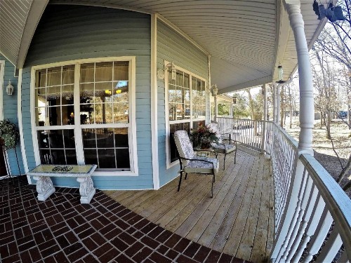 Bradford House Bed and Breakfast - image 3