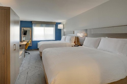 Holiday Inn Express Hotel & Suites Branson 76 Central an IHG Hotel - image 18