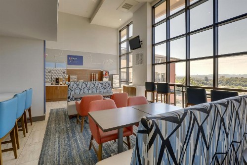 Holiday Inn Express Hotel & Suites Branson 76 Central an IHG Hotel - image 45