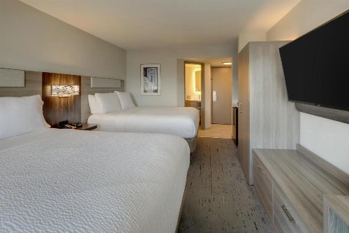 Holiday Inn Express Hotel & Suites Branson 76 Central an IHG Hotel - image 46