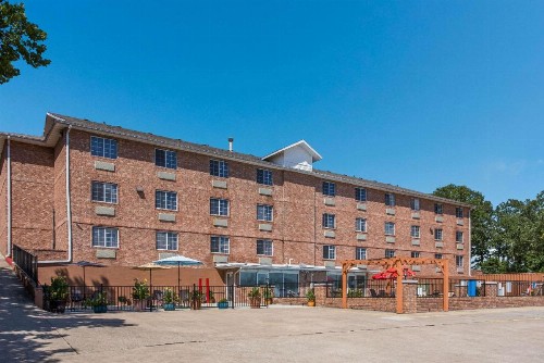 Rodeway Inn Branson Brick House