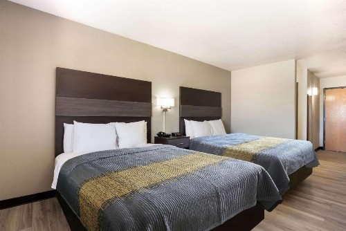 Rodeway Inn Branson Brick House - image 10