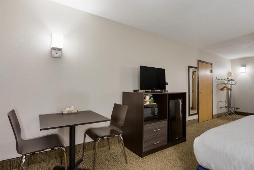 Rodeway Inn Branson Brick House - image 16