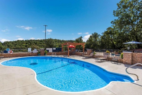 Rodeway Inn Branson Brick House - image 17