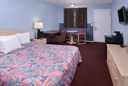 Americas Best Value Inn & Suites Branson - Near The Strip - image 10