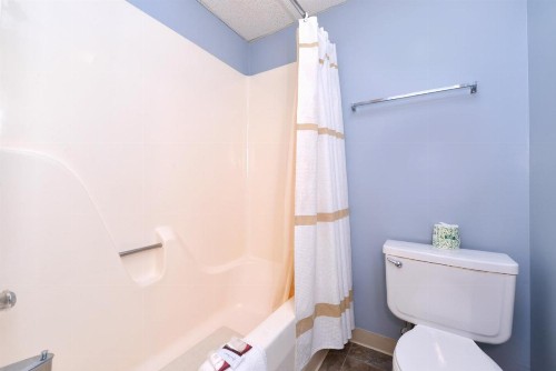 Americas Best Value Inn & Suites Branson - Near The Strip - image 13