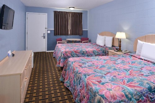 Americas Best Value Inn & Suites Branson - Near The Strip - image 19