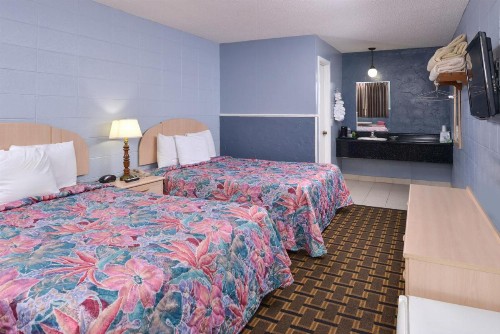 Americas Best Value Inn & Suites Branson - Near The Strip - image 21