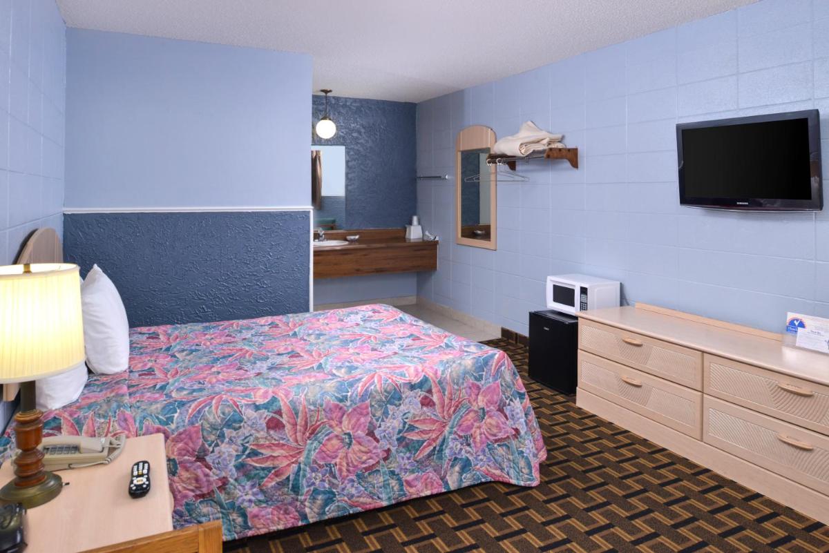 Americas Best Value Inn & Suites Branson - Near The Strip - image 6