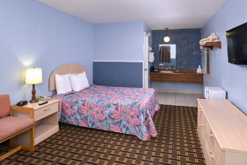 Americas Best Value Inn & Suites Branson - Near The Strip - image 7