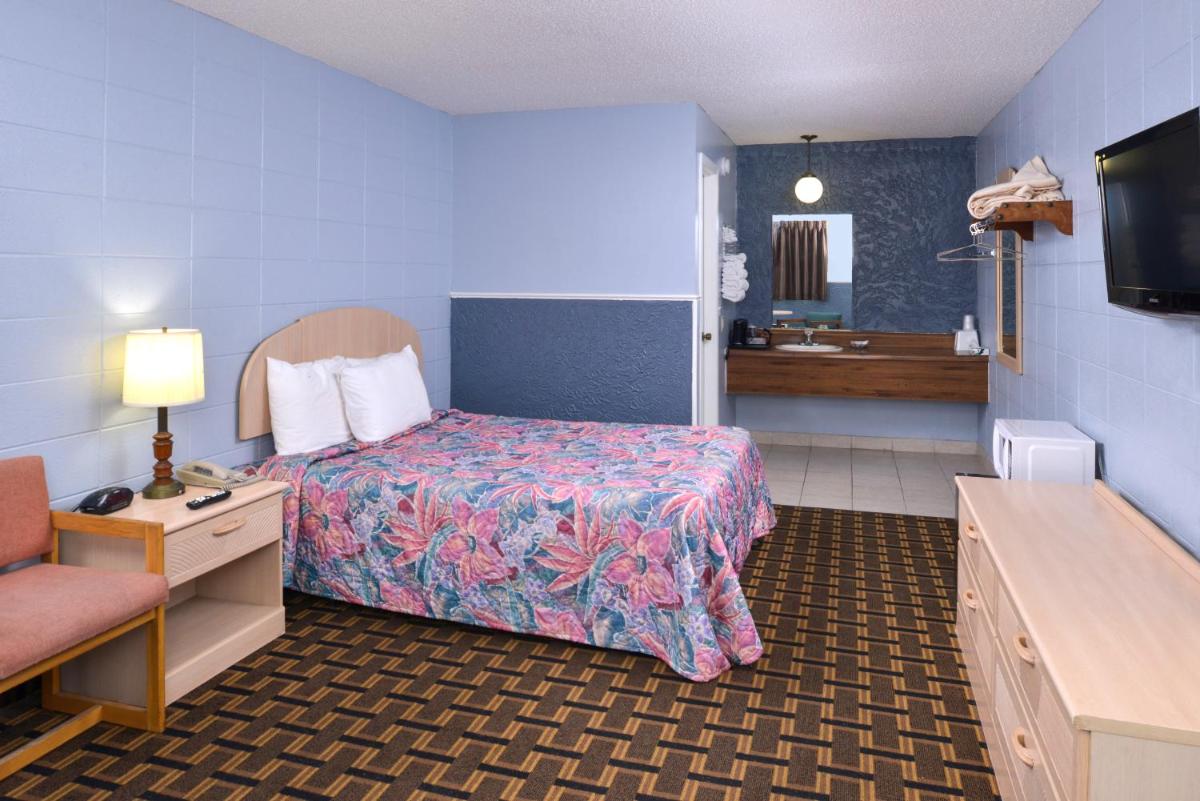 Americas Best Value Inn & Suites Branson - Near The Strip - image 7
