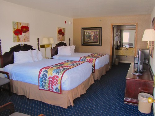 Dutton Inn - image 1