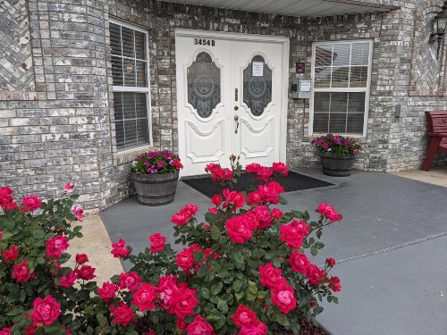 Dutton Inn - image 14