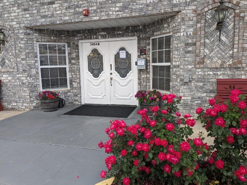 Dutton Inn - image 18