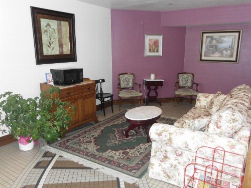 Dutton Inn - image 45
