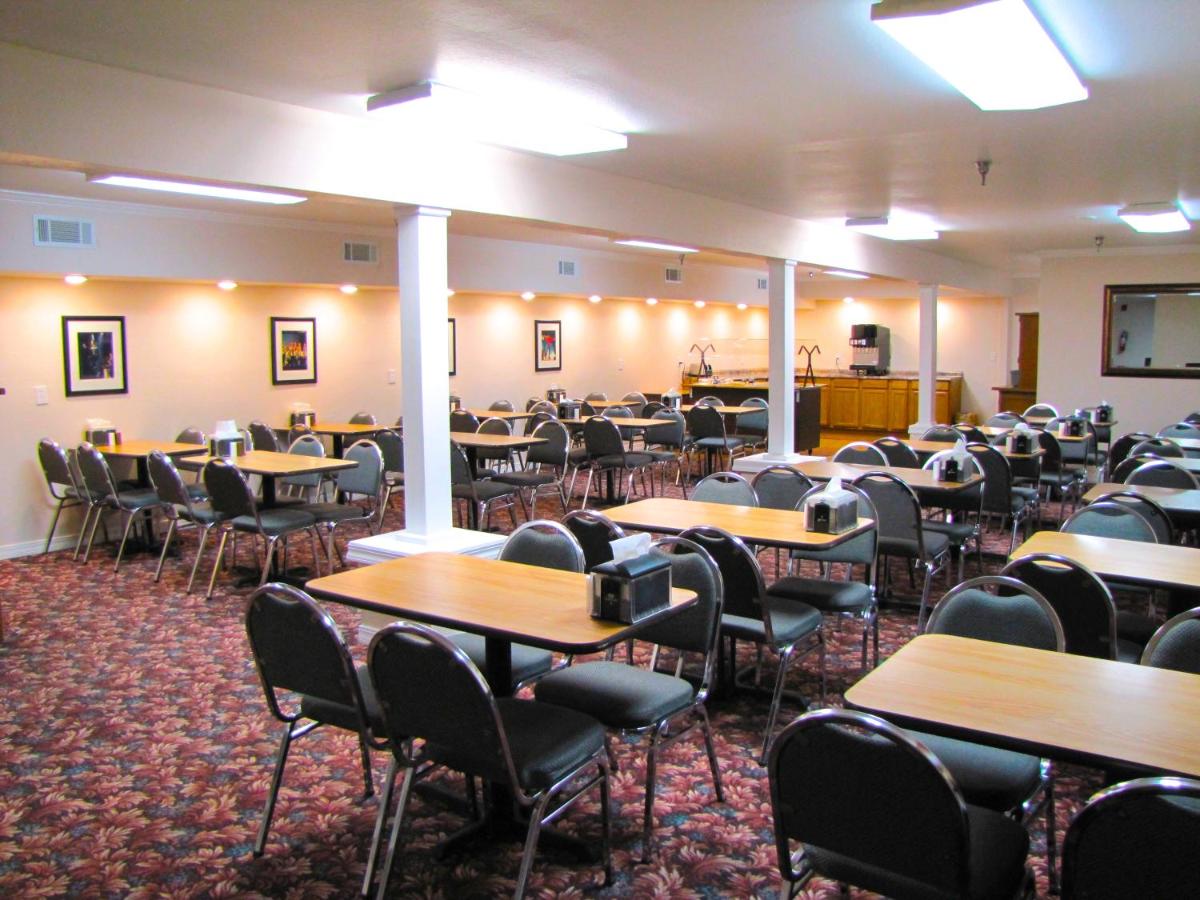Dutton Inn - image 6