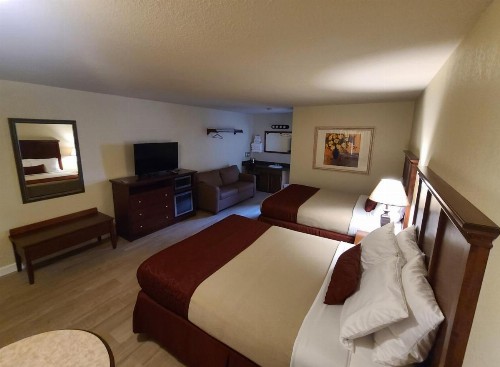 Homestead Motel - image 16