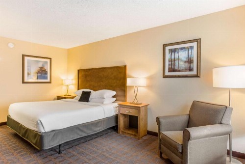 Red Lion Inn & Suites Branson - image 32