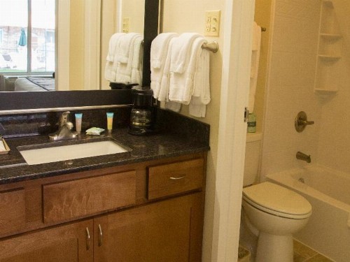 Red Lion Inn & Suites Branson - image 39