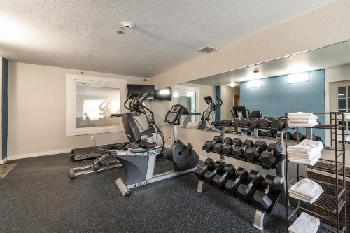 Days Inn & Suites Branson Entertainment District - image 11