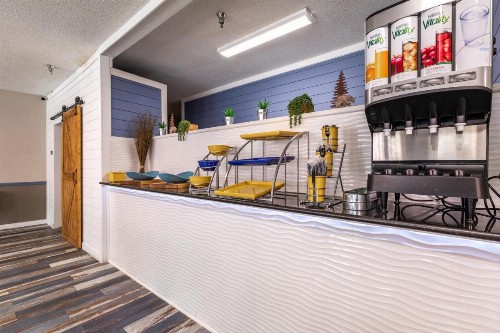 Days Inn & Suites Branson Entertainment District - image 23