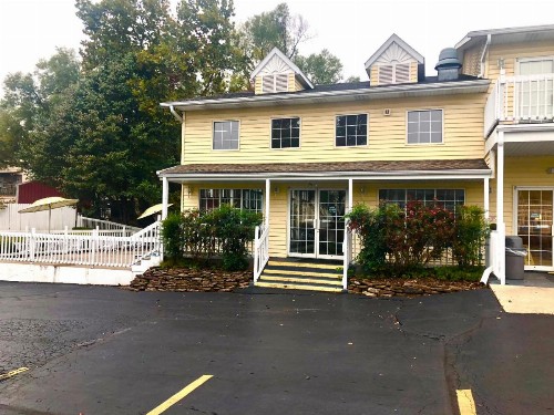 Honeysuckle Inn & Conference Center - image 12