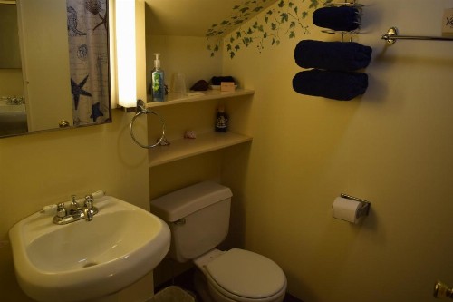 Landmark Inn - image 12