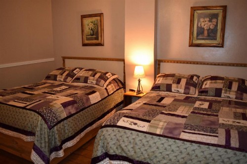 Landmark Inn - image 2