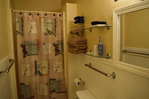 Landmark Inn - image 4
