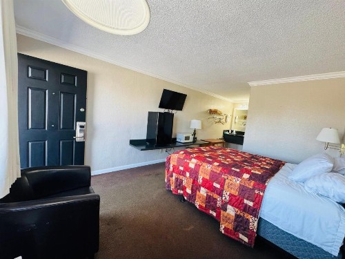 Oak Grove Inn - image 10