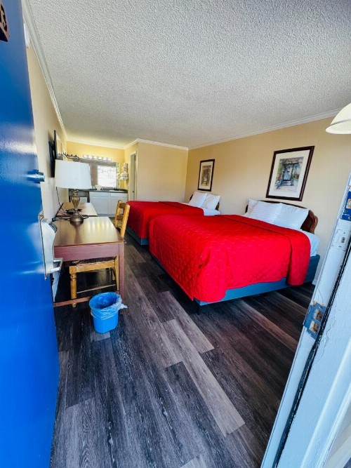 Oak Grove Inn - image 12