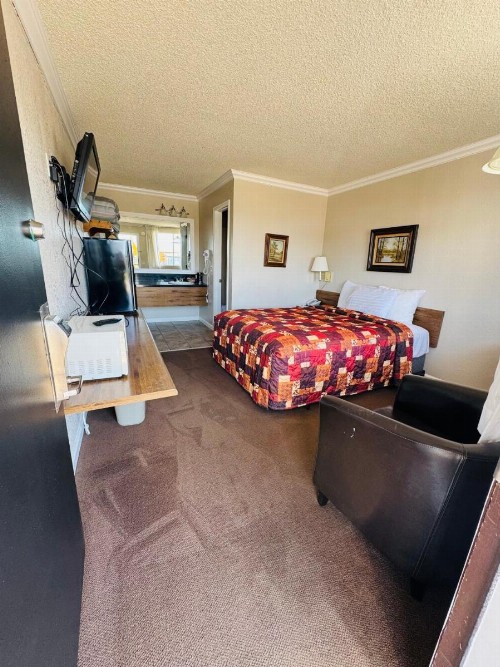 Oak Grove Inn - image 15