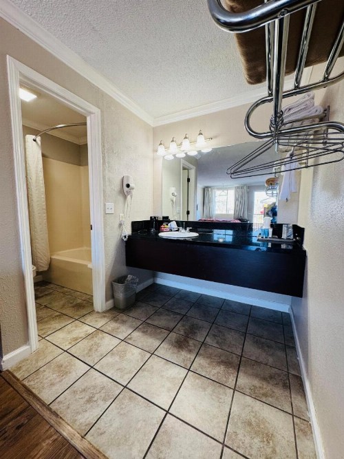 Oak Grove Inn - image 16