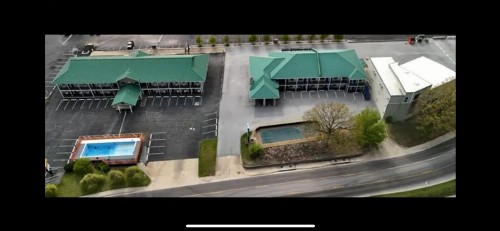 Oak Grove Inn - image 18