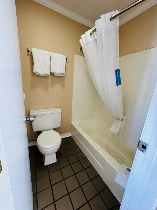 Oak Grove Inn - image 22