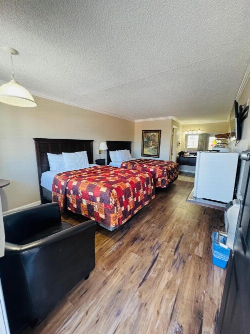 Oak Grove Inn - image 24